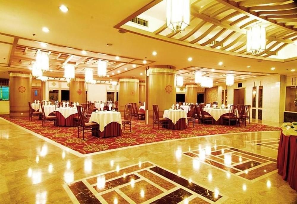Crown Hotel Wuhan Exterior photo